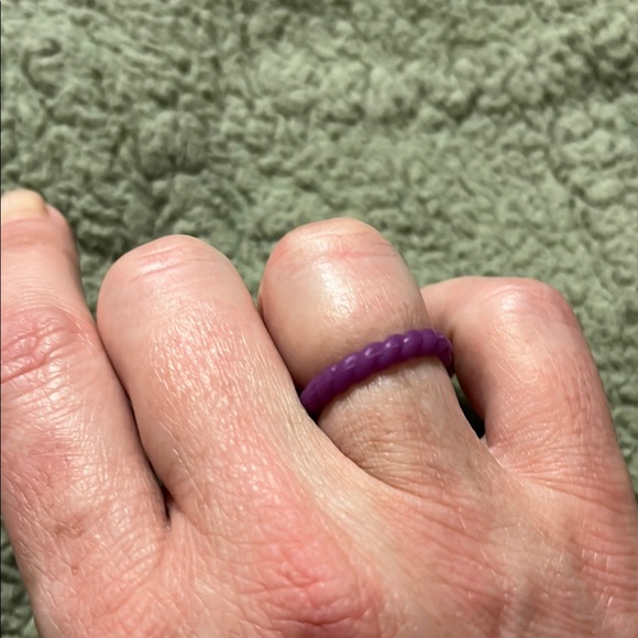 Colorful Silicone Ring Set - Picture 2 of 6
